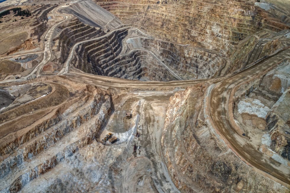 What are the top five largest gold mines in the US? WALLSTNOW